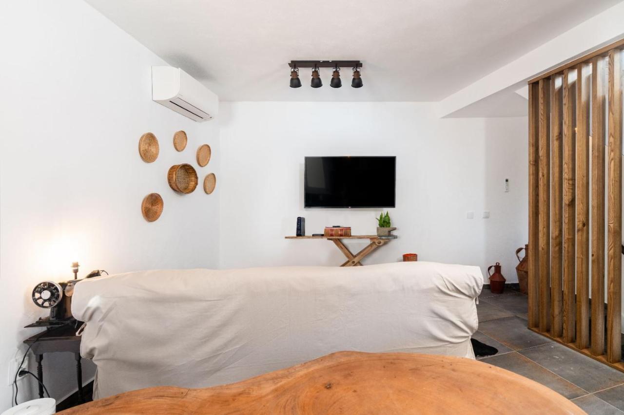 Casa Estabulo- Cozy Rustic Loft Touro Hébergement de vacances Estômbar
